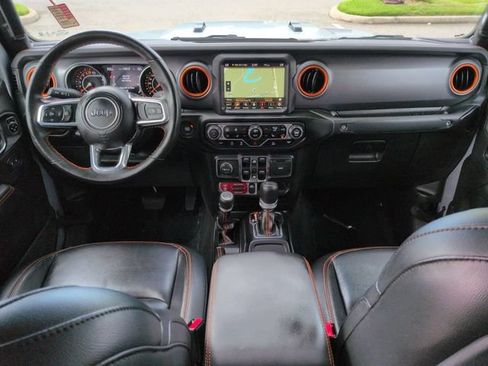 Used 2023 Jeep Gladiator Mojave w/ Cold Weather Group AWD/4WD image 15