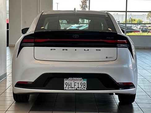 Certified 2023 Toyota Prius XLE FWD image 5