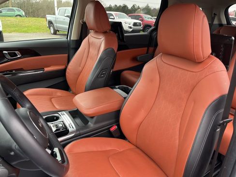 Used 2024 Kia Carnival SX image 14