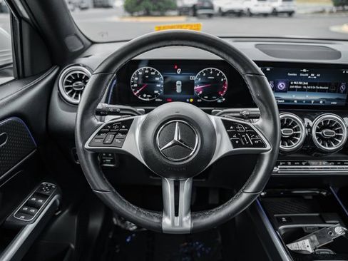 Certified 2024 Mercedes-Benz GLB 250 4MATIC w/ Winter Heating Package image 30