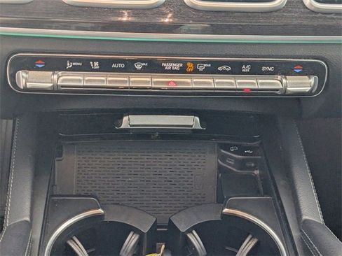 Used 2022 Mercedes-Benz GLS 450 4MATIC image 23