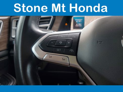 Used 2024 Volkswagen Atlas SEL Premium R-Line AWD/4WD image 25