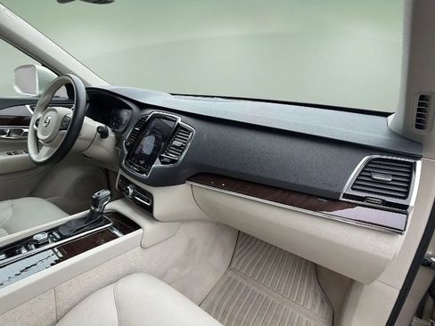 Used 2016 Volvo XC90 T6 Momentum w/ Momentum Plus Package image 15