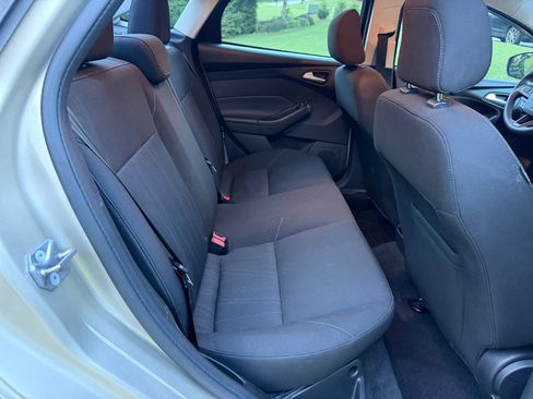 Used 2018 Ford Focus SE FWD image 17