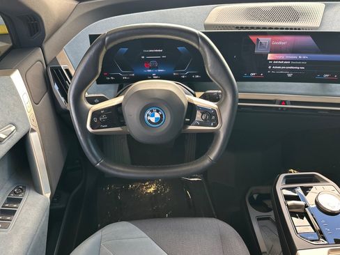 Used 2023 BMW iX xDrive50 w/ Sport Package AWD/4WD image 18