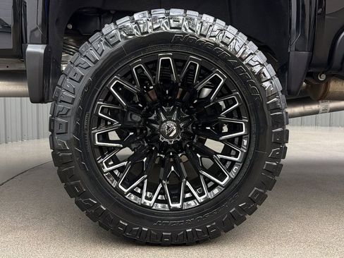 Used 2025 GMC Sierra 3500 Denali w/ Denali Reserve Package image 11