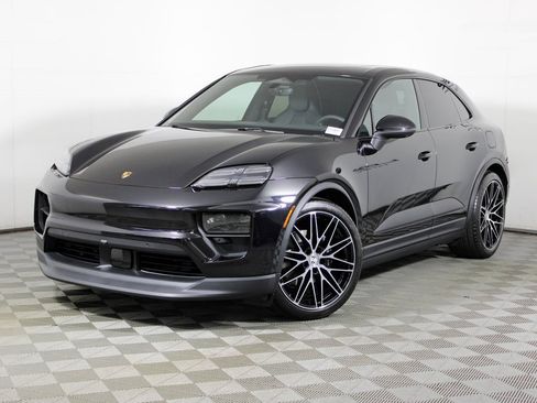 Used 2025 Porsche Macan 4 Electric image 1