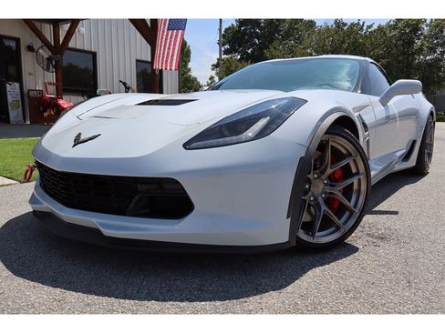 Used 2019 Chevrolet Corvette Grand Sport RWD image 2