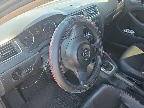 Used 2014 Volkswagen Jetta SE image 2