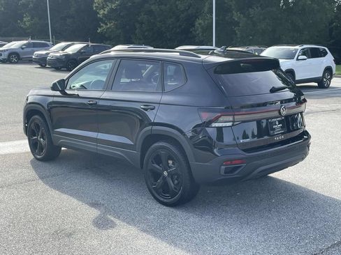 New 2026 Volkswagen Taos SE AWD/4WD image 4