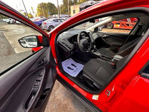 Used 2016 Ford Focus SE image 10