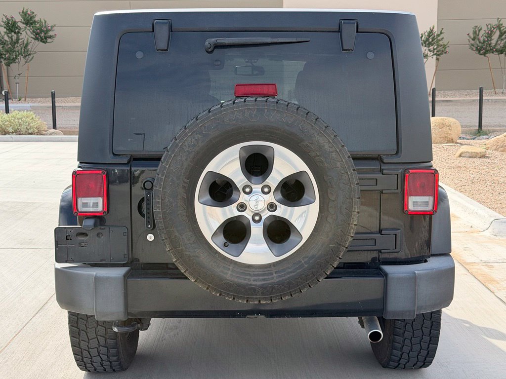 Used 2018 Jeep Wrangler Unlimited Sahara AWD/4WD image 6