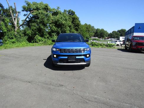 Used 2025 Jeep Compass Limited AWD/4WD image 11