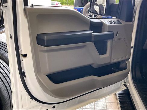 Used 2019 Ford F150 XL w/ Equipment Group 101A Mid AWD/4WD image 2