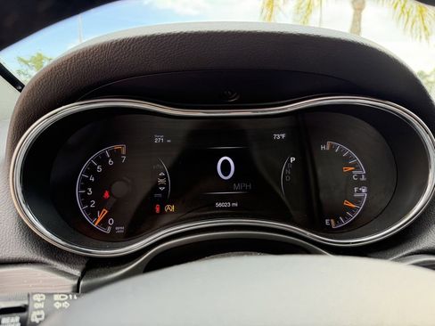 Used 2022 Jeep Grand Cherokee Laredo E image 17