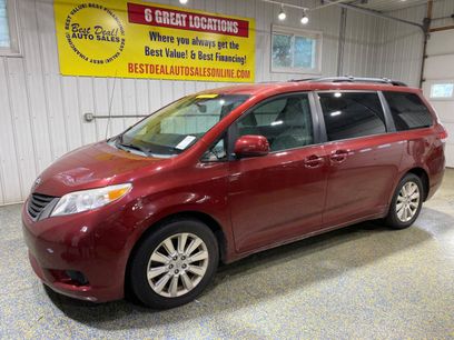Used 2013 Toyota Sienna LE w/ Towing Pkg