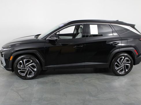 Certified 2025 Hyundai Tucson Limited FWD image 12