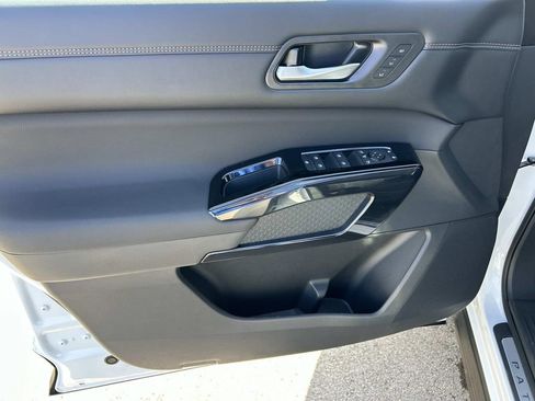 New 2026 Nissan Pathfinder Platinum AWD/4WD image 28