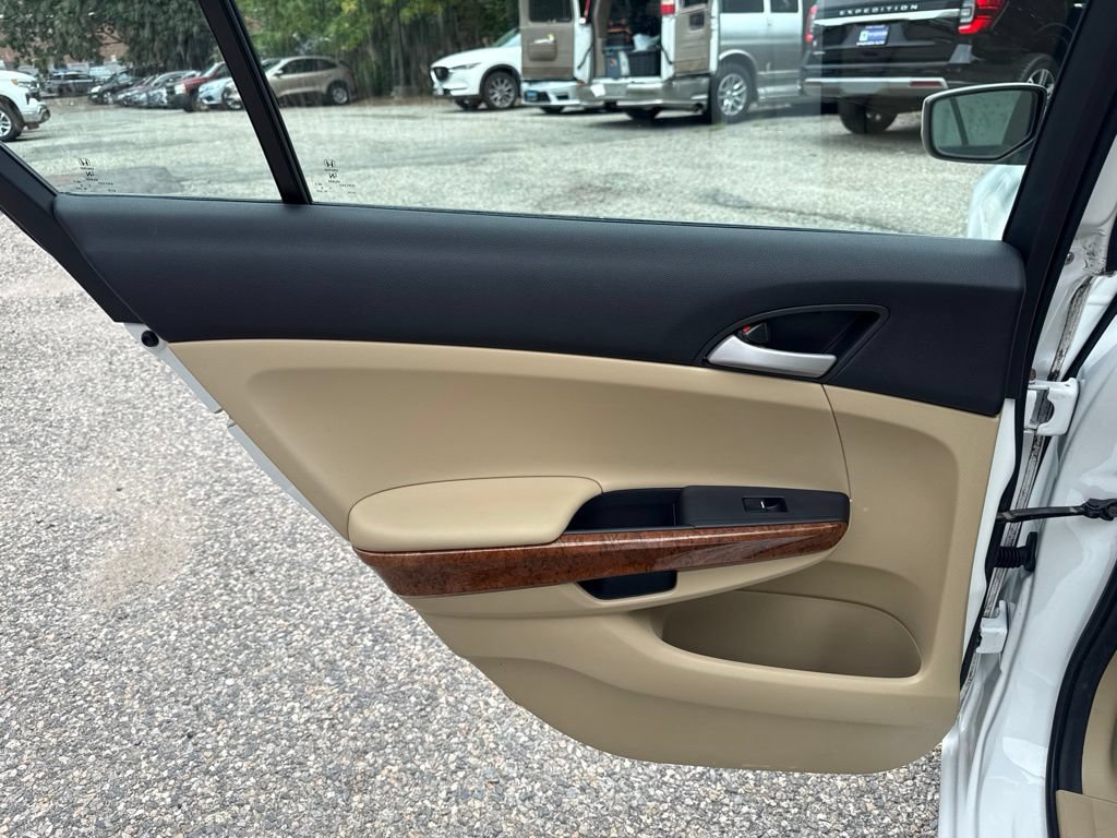 Used 2011 Honda Accord EX image 18