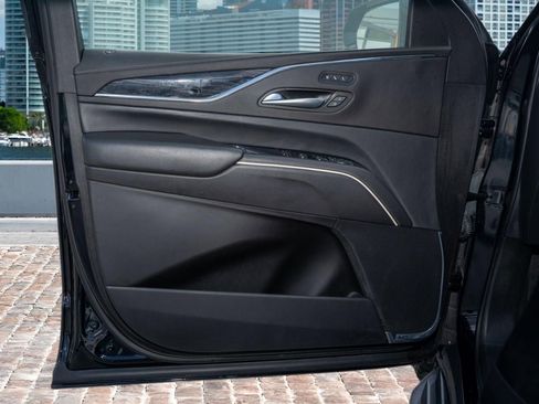 Used 2023 Cadillac Escalade Sport AWD/4WD image 5