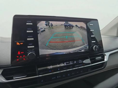 Used 2021 Toyota Sienna XLE FWD image 30