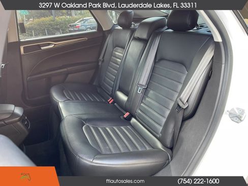 Used 2015 Ford Fusion SE w/ Equipment Group 202A AWD/4WD image 28
