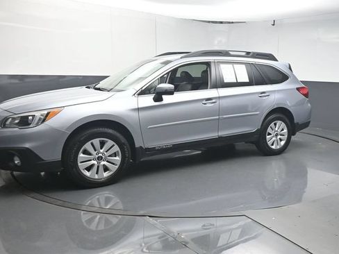 Used 2015 Subaru Outback 2.5i Premium AWD/4WD image 4