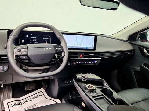 Used 2025 Kia EV6 Wind RWD image 11