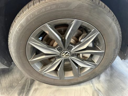 Used 2023 Volkswagen Tiguan SE w/ Panoramic Sunroof Package AWD/4WD image 33