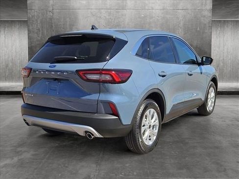 New 2024 Ford Escape Active image 2