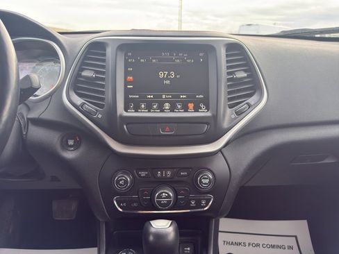 Used 2017 Jeep Cherokee Trailhawk image 14