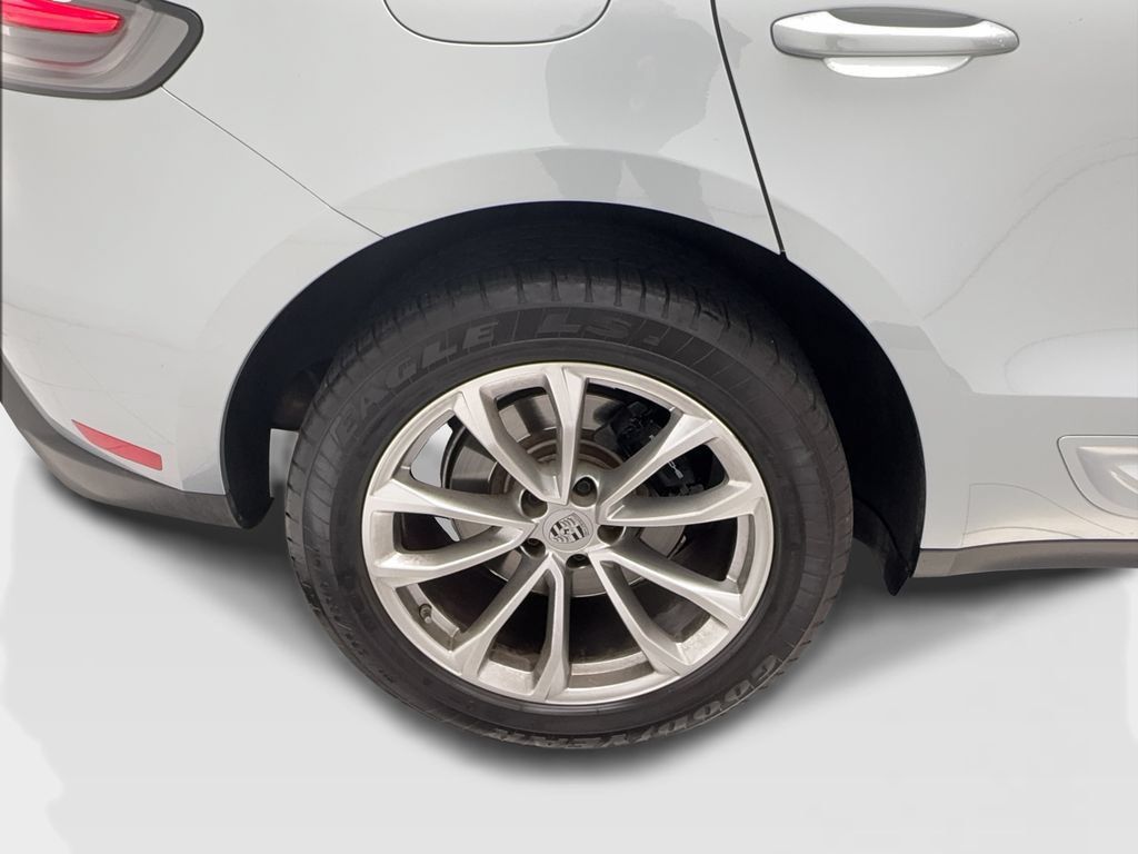 Used 2024 Porsche Macan AWD/4WD image 17