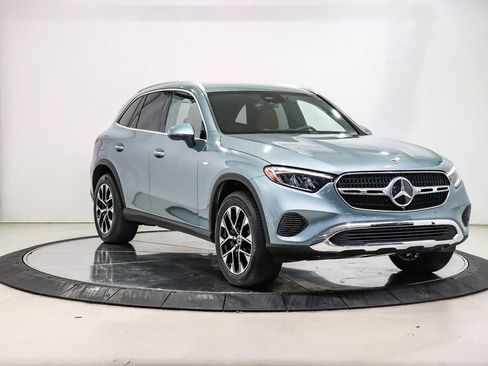 Used 2025 Mercedes-Benz GLC 350e 4MATIC image 5