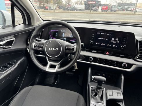 Used 2025 Kia Sportage LX FWD image 32
