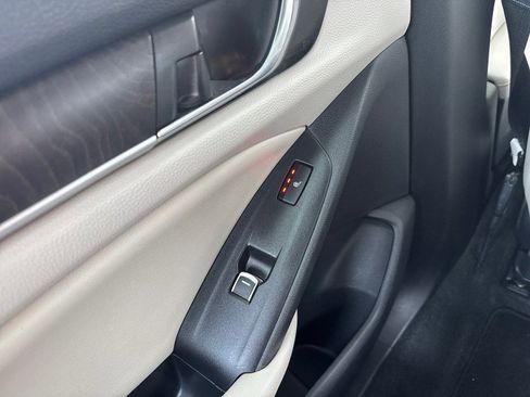 Used 2019 Honda Accord Touring image 35