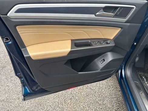 Used 2023 Volkswagen Atlas Cross Sport SE w/ Black Wheel Package image 11