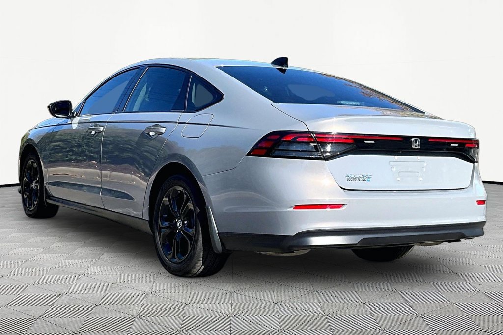 Used 2025 Honda Accord SE image 5