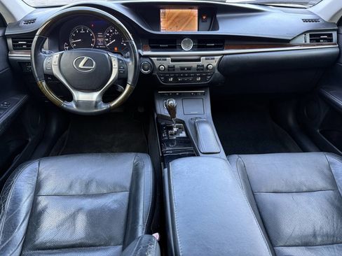 Used 2013 Lexus ES 350 w/ Luxury Pkg image 2