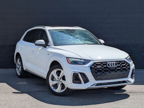 Certified 2024 Audi Q5 2.0T Premium Plus AWD/4WD image 3