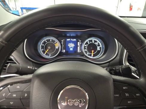 Used 2020 Jeep Cherokee Latitude Plus FWD image 17