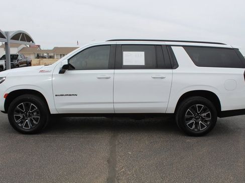 Used 2022 Chevrolet Suburban Z71 image 9