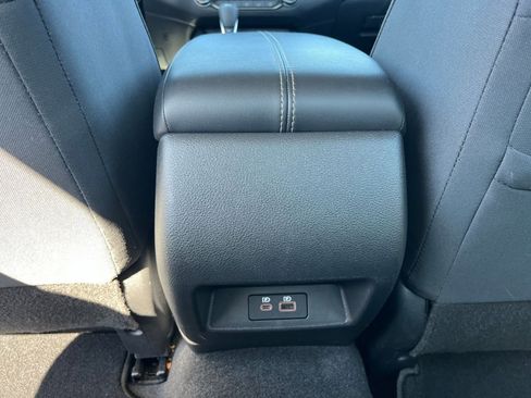 Used 2025 Nissan Altima 2.5 SV image 23