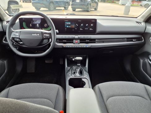 Used 2025 Kia K4 FWD image 11