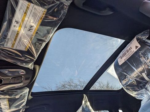 New 2025 Jeep Compass Limited w/ Sun & Sound Group image 9