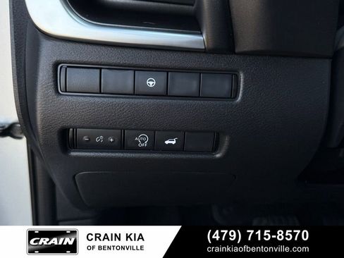 Used 2024 Nissan Rogue SV AWD/4WD image 13