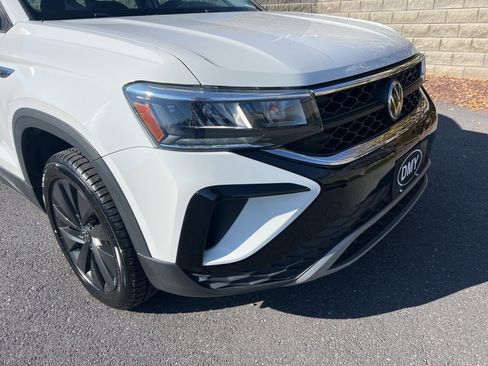 Used 2022 Volkswagen Taos S image 9