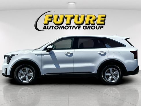 Used 2026 Kia Sorento LX FWD image 7
