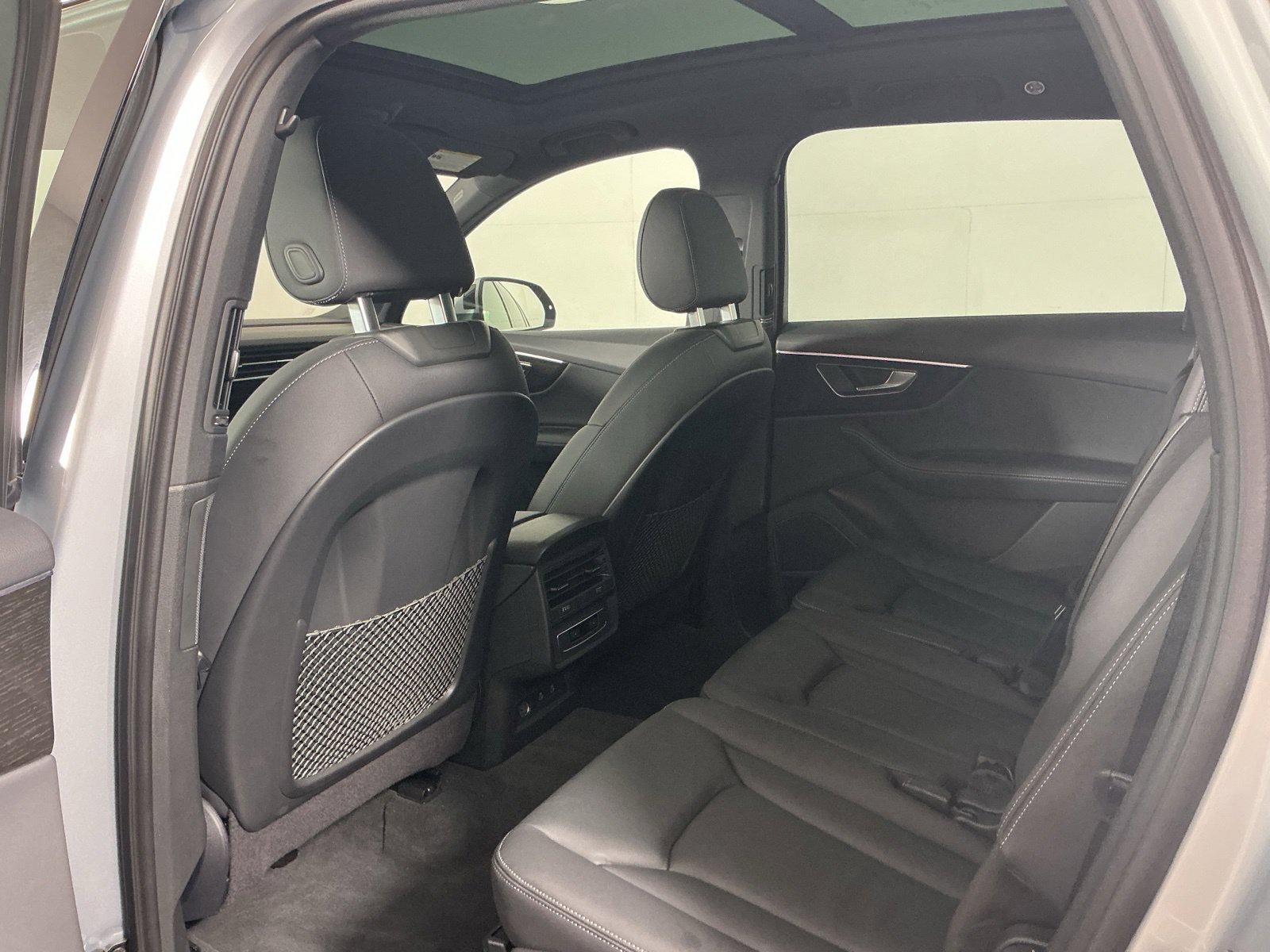 Used 2025 Audi Q7 3.0T Premium Plus AWD/4WD image 17