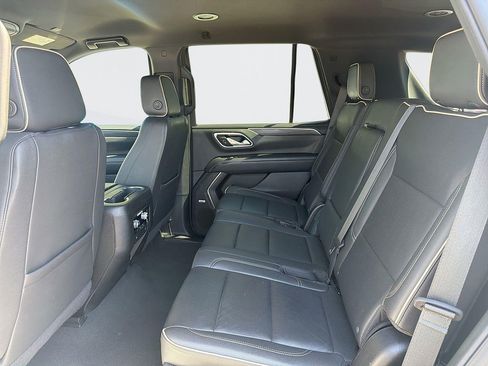 Used 2024 GMC Yukon SLT AWD/4WD image 24