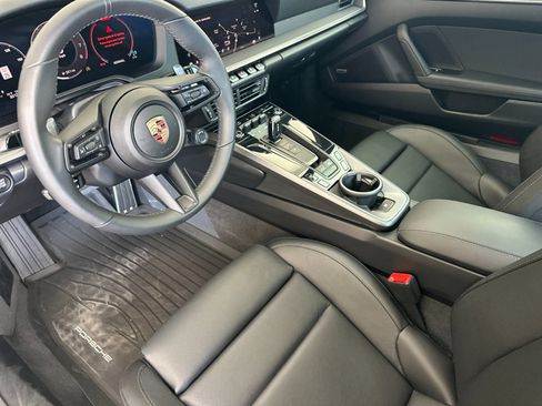 Used 2025 Porsche 911 Carrera RWD image 4